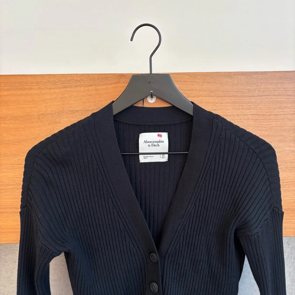 Abercrombie & Fitch Black Ribbed Cardigan - Picture 2 of 6